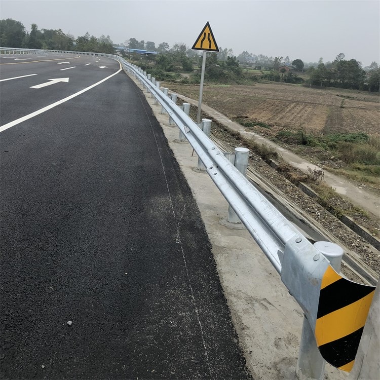 高速护栏板